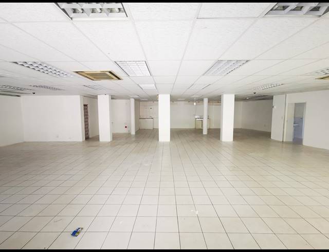 300M² RETAIL TO LET IN OVERPORT